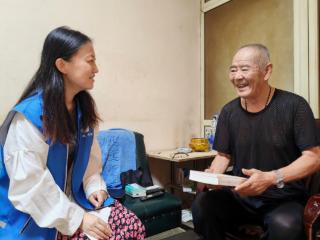 济阳街道龙行社区开展“情暖荣光，守护夕阳”老兵走访慰问活动
