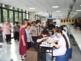 启东市第三人民医院团队驻点汇龙镇便民服务中心开展惠民义诊