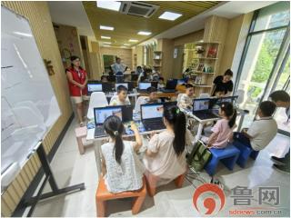 【我在文明实践中心过暑假 | 全环境立德树人】胶州市开展“编程启蒙•志愿同行”活动