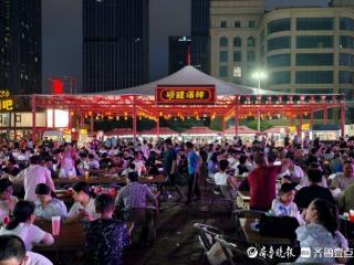 青岛国际啤酒节崂山会场掀起“平价美食风暴”，舌尖狂欢不设门槛