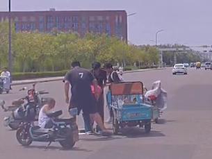 “举手之劳，我们应该做的！”夏津高中生与市民合力救助八旬老人