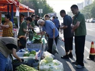 滨城区彭李街道：家门口的“银龄市集” 藏着幸福的秘密~