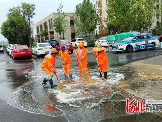 石家庄市裕华区环卫全力做好雨中雨后精细化保洁