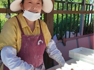 济南市中区英雄山文化市集：规范外摆留住城市烟火