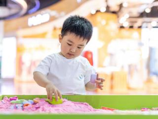 夏季带娃防咳嗽：空调使用有讲究、户外活动选时段，备好易坦静更安心
