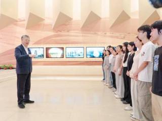 温医大药学院“行走的红色课堂”走进天山大地