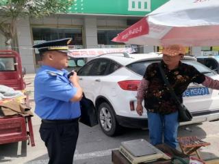 济南市莱芜区寨里镇：规范集市摆摊 守护城市烟火气与秩序美