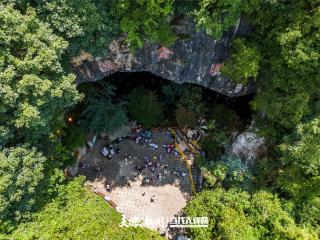 日均接待超20000人次 织金洞迎来避暑游高峰