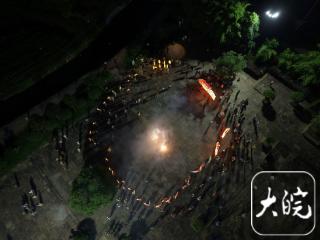徽州千年古村夏夜：鱼灯穿街巷，烟花照黛瓦（组图）