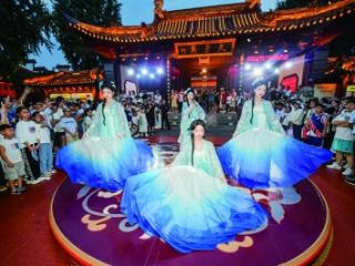 夫子庙夜游亮点多 传统文化引客来