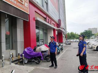金乡县综合行政执法局开展广告设施隐患排查
