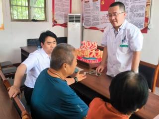 东平县银山镇：黄河大集摆“医摊” 义诊服务暖民心