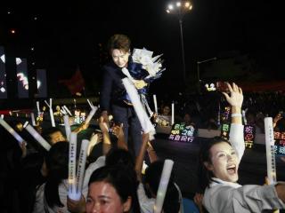 星光下的奔赴 陈雅森蒙山演唱会点燃夏夜