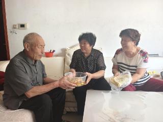 基层书记话民生丨泰山区徐家楼街道新峪社区：“小食堂”大民生 幸福“食”光常驻