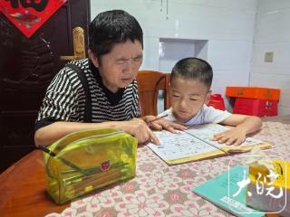柔肩挑重担，结婚前她给患癌婆婆的承诺都兑现了