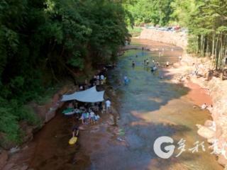 高温催热“凉经济” 赤水“清凉招”激活夏日消费活力