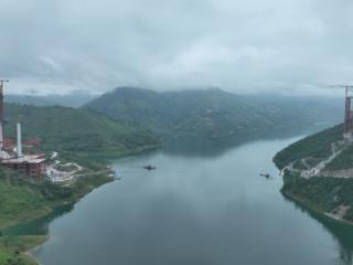 红水河铁路大桥斜桩全部浇筑完成