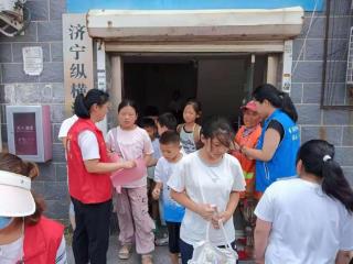 安居街道八里庙社区开展“反诈护航，青春无忧”宣传活动