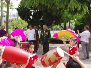 孔祥秀莅临红旗飘飘书画院指导 传承红色基因弘扬革命精神