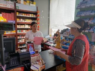 激活商户“信用密码”共建和谐营商环境 泰山区徐家楼街道前灌社区开展诚信经营宣传活动