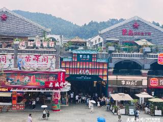 单日客流量过万！遵义老城好吃街火爆出圈