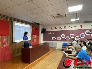 交通安全进社区 志愿服务在身边 市北区镇江路街道北仲社区与青岛地铁综合行政执法大队开展社企联建活动
