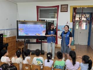 聊城大学药学与食品工程学院举办“萌趣相声启蒙 童声妙语开讲”社会实践活动