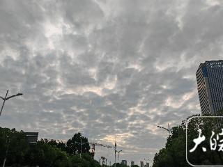 中央气象台双警齐发 安徽中北部等地有强降雨