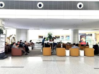 贴心守候每一程——青岛机场旅客休息空间指南