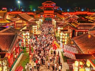 山东乐陵：文旅消费热 影城人气旺