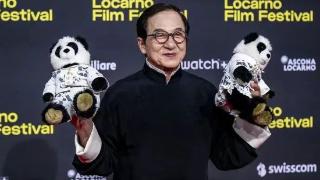 71岁成龙，突传喜讯(图1)