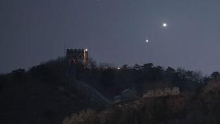 肉眼可见！12日凌晨金星、木星极近上演“结伴游”(图1)