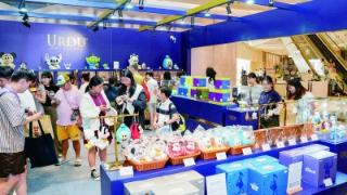 迪士尼IP潮玩新品亮相新街口