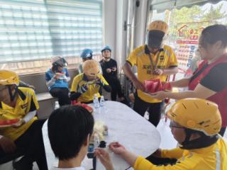 乳山市总工会：防暑义诊送清凉