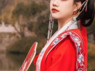 新生代女演员蒉雪怡参演《霸道龙尊压》出道