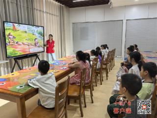 房县图书馆：“绘本伴成长，巧手捏世界”亲子活动点亮红色童年