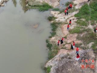 房县白鹤镇：清洁行动扮靓乡村，共绘生态宜居新画卷