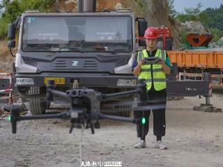 无人机“穿针引线” ！贵州高速公路首座双联钢管拱桥开启缆索吊装