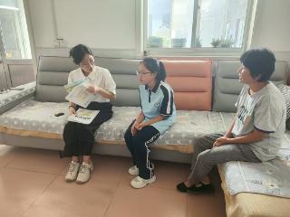 莒南县汀水中学教师全员出动开展暑期入户家访