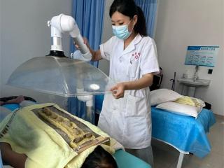 滨城区区直机关医院督灸治疗再现小高峰，为居民健康“添暖加力”