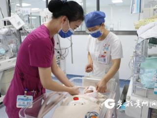 从720克到2.53kg！巴掌大的“早产儿”在遵医二附院顺利出院