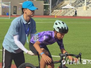参赛人数创新高！“英派斯杯”青岛六运会青少年组自行车比赛开赛