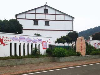 荒地变良田，乡村振兴展新颜