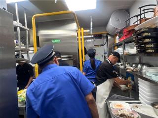 青岛市崂山区综合行政执法局开展餐饮场所燃气使用安全专项检查，筑牢暑期安全防线