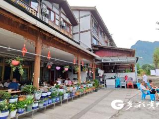 汇川“凉经济”火热 游客直呼“来了就不想走”