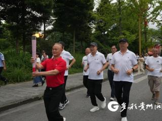 汇川区板桥避暑纳凉季暨第三届“征越杯”篮球赛启幕
