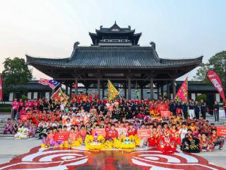 战马新装亮相第九届广州青少年醒狮表演赛