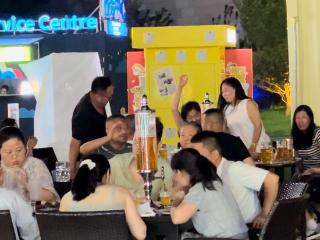 第35届青岛国际啤酒节崂山会场：游客畅享盛宴，共话欢乐体验