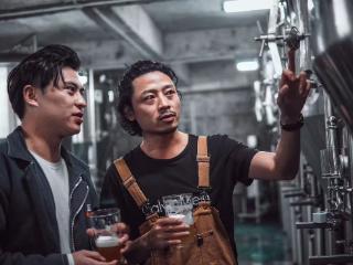 在城市中奔跑的年轻人｜让世界感受贵阳的精酿