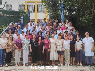 遵义市中级人民法院遵义市人民检察院退休支部联合开展主题党日活动共忆法治初心